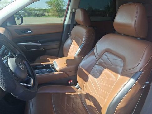Used 2022 Nissan Pathfinder Platinum w/ Cargo Package AWD/4WD image 9