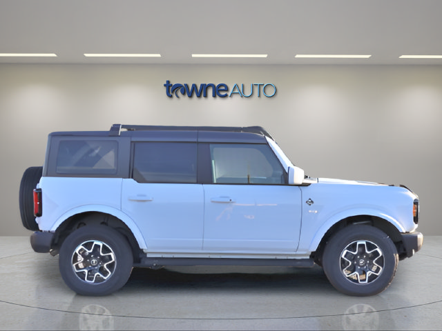 Used 2022 Ford Bronco Outer Banks AWD/4WD image 6