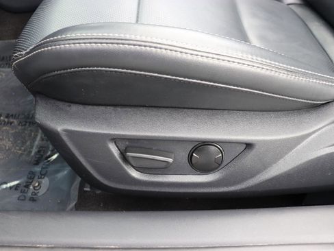 Used 2025 Ford Mustang Premium image 41