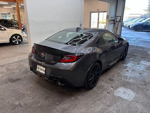 Used 2023 Toyota GR86 Premium w/ ALL Weather Mat Package (TMS) RWD image 4