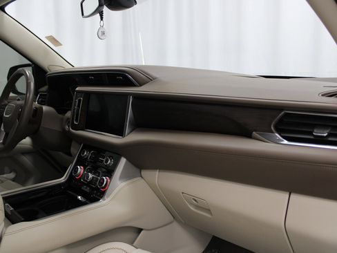 Used 2021 GMC Yukon XL Denali image 31