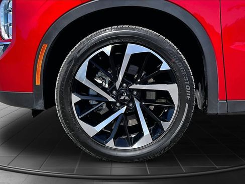 Used 2025 Mitsubishi Outlander SE AWD/4WD image 8