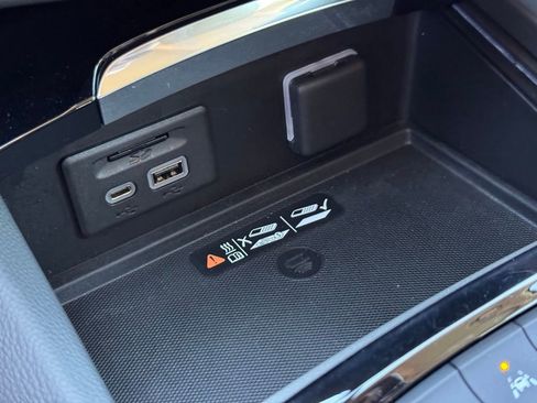 Used 2023 Buick Envision Avenir image 40