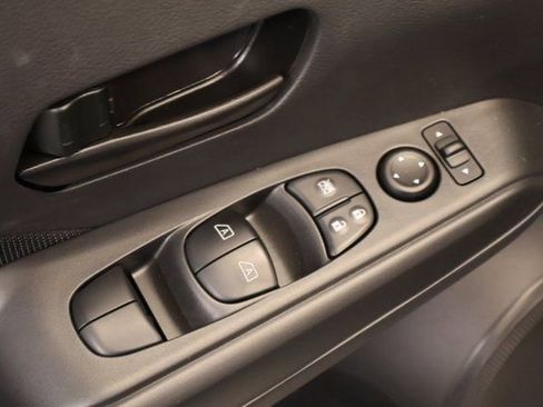 New 2025 Nissan Kicks Play S image 7