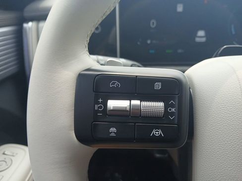 Used 2025 Hyundai Santa Fe Limited FWD image 17