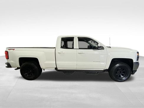 Used 2018 Chevrolet Silverado 1500 LT w/ All Star Edition AWD/4WD image 11