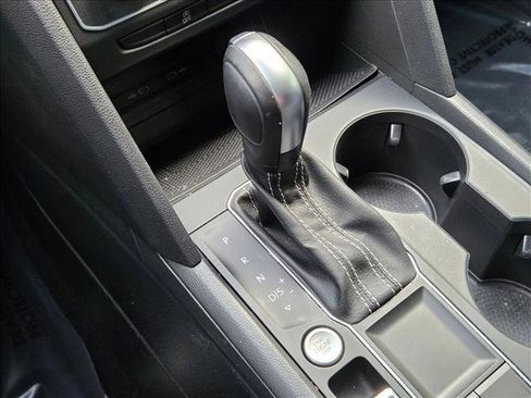 Used 2021 Volkswagen Atlas Cross Sport SE w/ Panoramic Sunroof Package image 12