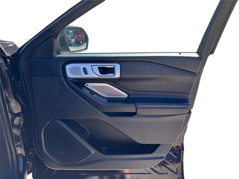 Used 2020 Ford Explorer Platinum w/ Premium Technology Package image 50