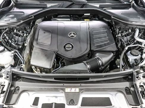 Used 2025 Mercedes-Benz GLC 350e 4MATIC image 27