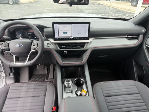 Used 2026 Ford Explorer ST-Line AWD/4WD image 25