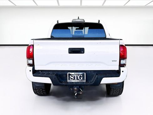 Used 2019 Toyota Tacoma TRD Off-Road w/ Technology Package image 5