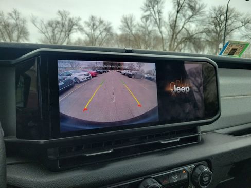 Used 2024 Jeep Wrangler Sport image 27