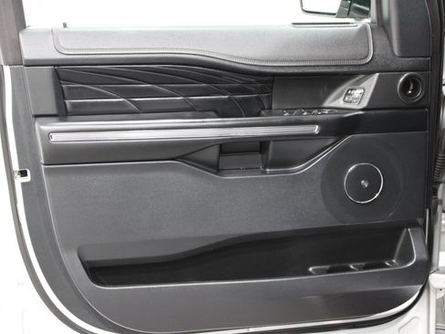 Used 2018 Ford Expedition Max Platinum AWD/4WD image 6