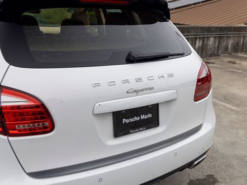 Used 2014 Porsche Cayenne Diesel AWD/4WD image 21