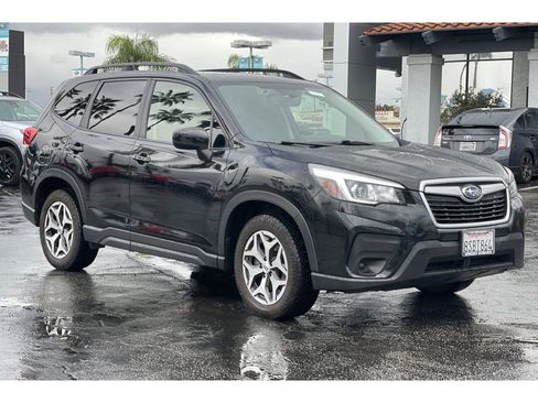 Used 2020 Subaru Forester Premium image 8