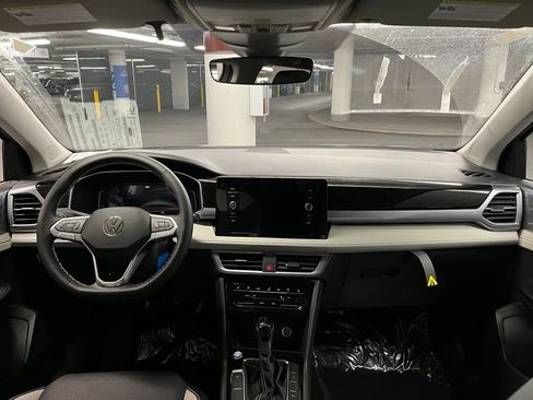 New 2025 Volkswagen Taos SEL image 7