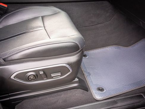 Used 2024 Jeep Wagoneer Series II w/ Flexible Seating Group image 34