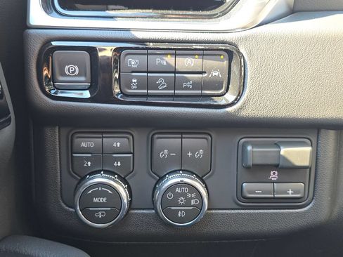 New 2026 GMC Yukon Denali AWD/4WD image 17