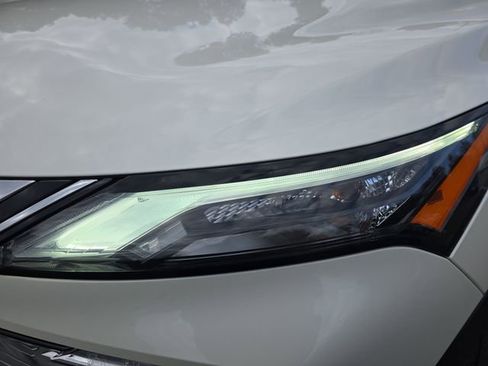 Used 2021 Nissan Rogue SV image 42