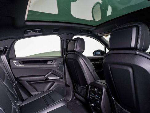 New 2026 Porsche Cayenne Coupe image 16