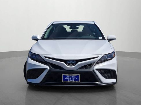 Used 2024 Toyota Camry SE FWD image 2