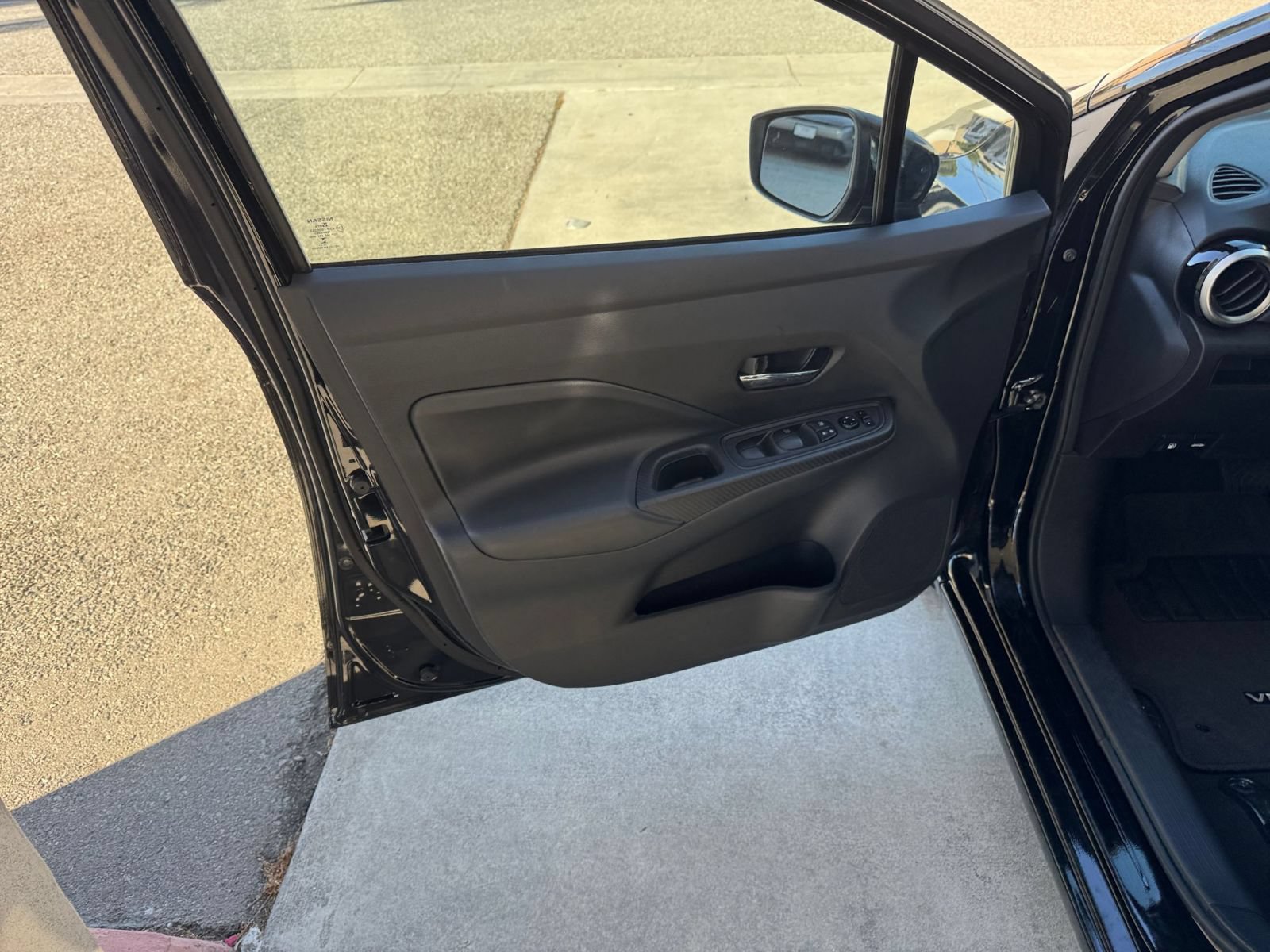 Used 2025 Nissan Versa SV w/ Trunk Package FWD image 18