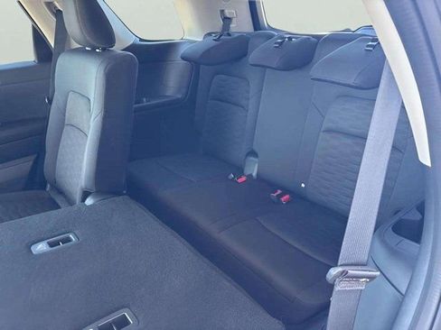 Used 2025 Nissan Pathfinder SV image 9