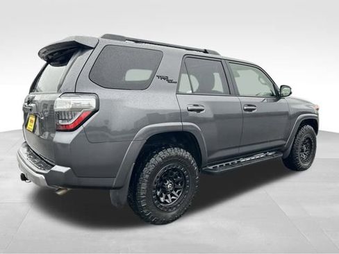 Used 2022 Toyota 4Runner TRD Off-Road Premium image 10