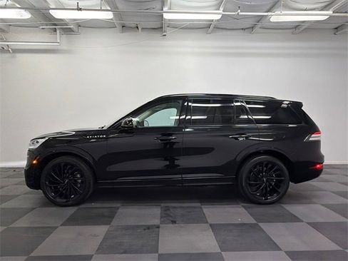 Used 2023 Lincoln Aviator Black Label w/ Jet Package image 4