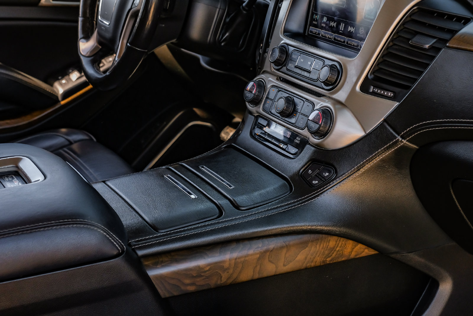 Used 2018 GMC Yukon Denali RWD image 24