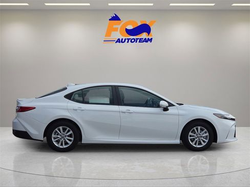 New 2026 Toyota Camry LE image 5