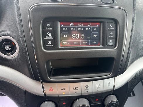 Used 2020 Dodge Journey SE FWD image 27