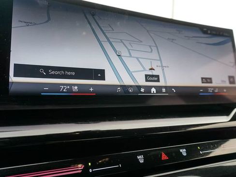 Used 2024 BMW 530i w/ Premium Package RWD image 19