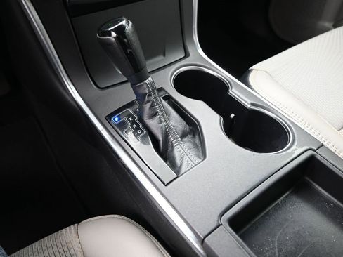 Used 2016 Toyota Camry SE image 7