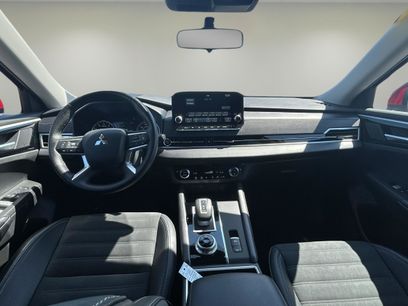 Used 2024 Mitsubishi Outlander SE