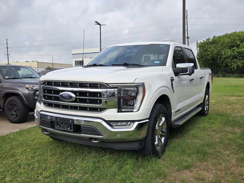 Used 2022 Ford F150 Lariat w/ Equipment Group 502A High AWD/4WD image 3
