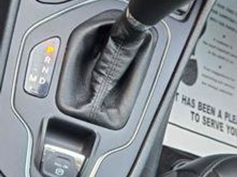 Used 2019 Jeep Cherokee Latitude Plus FWD image 26