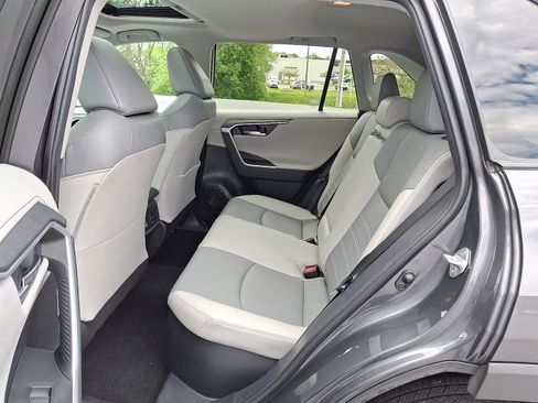 Certified 2020 Toyota RAV4 Limited w/ All Weather Liner Package AWD/4WD image 11