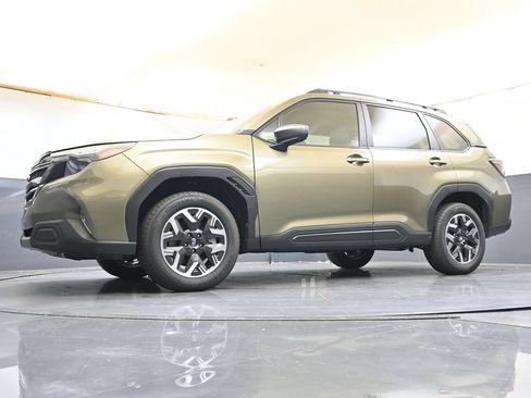 Certified 2025 Subaru Forester Premium AWD/4WD image 30