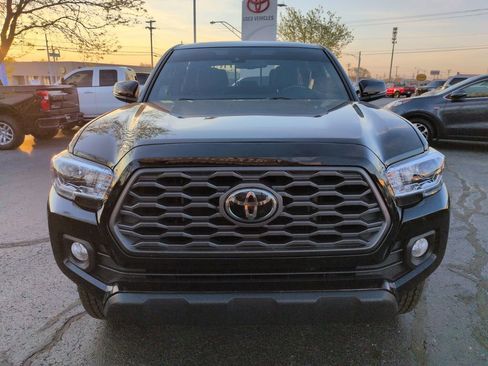 Used 2023 Toyota Tacoma TRD Off-Road AWD/4WD image 8