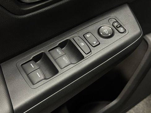 Used 2025 Honda CR-V EX image 13