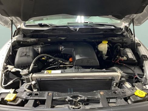 Used 2017 RAM 1500 Classic SLT AWD/4WD image 31