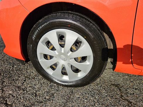 Used 2014 Toyota Prius C Four image 9