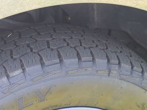 Used 2023 Ford F150 Lariat AWD/4WD image 18