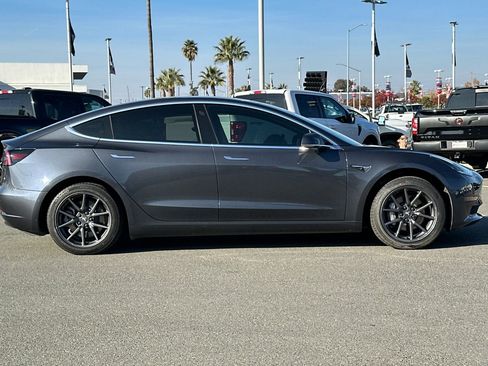 Used 2018 Tesla Model 3 Long Range image 3