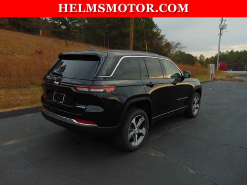 New 2025 Jeep Grand Cherokee Limited RWD image 16