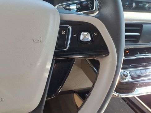Certified 2024 Lincoln Corsair AWD image 16