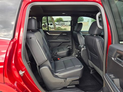 Certified 2024 GMC Acadia Denali FWD image 22