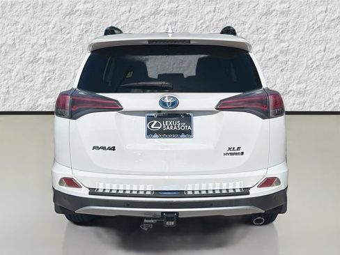 Used 2018 Toyota RAV4 XLE w/ Convenience Package AWD/4WD image 4