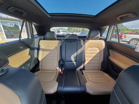 Used 2022 Volkswagen Atlas Cross Sport SEL Premium R-Line image 46